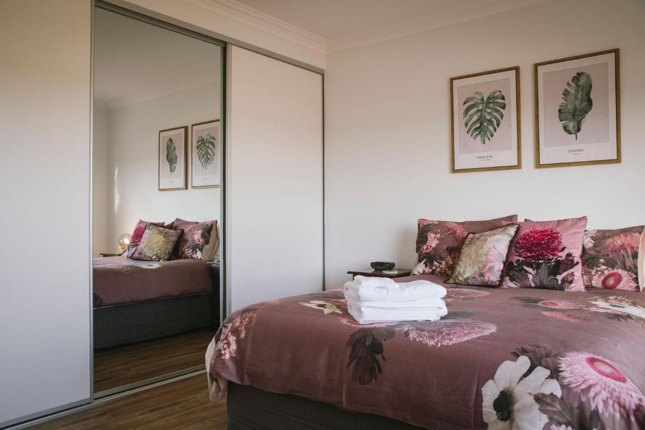 The Mains Guest House 2 Bedroom Farm Stay Corrigin Екстериор снимка