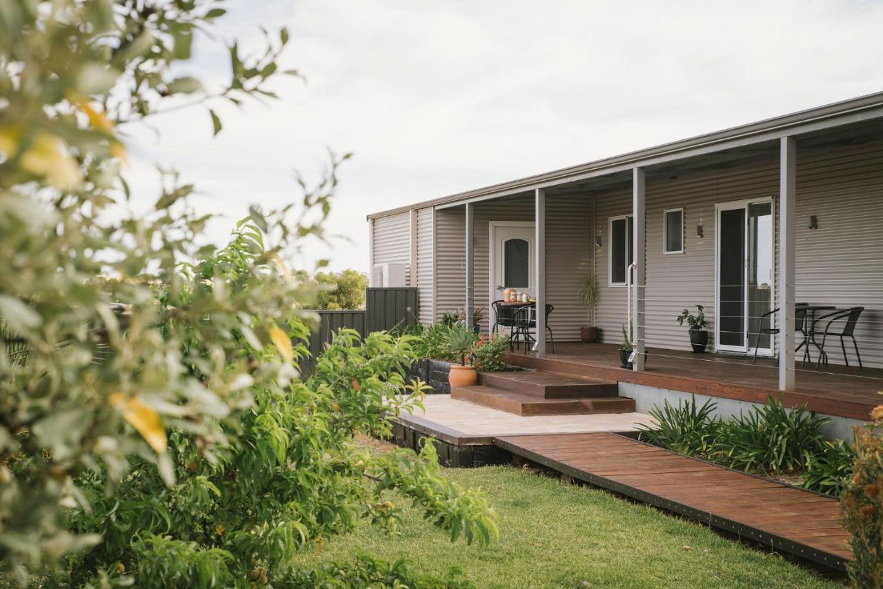 The Mains Guest House 2 Bedroom Farm Stay Corrigin Екстериор снимка